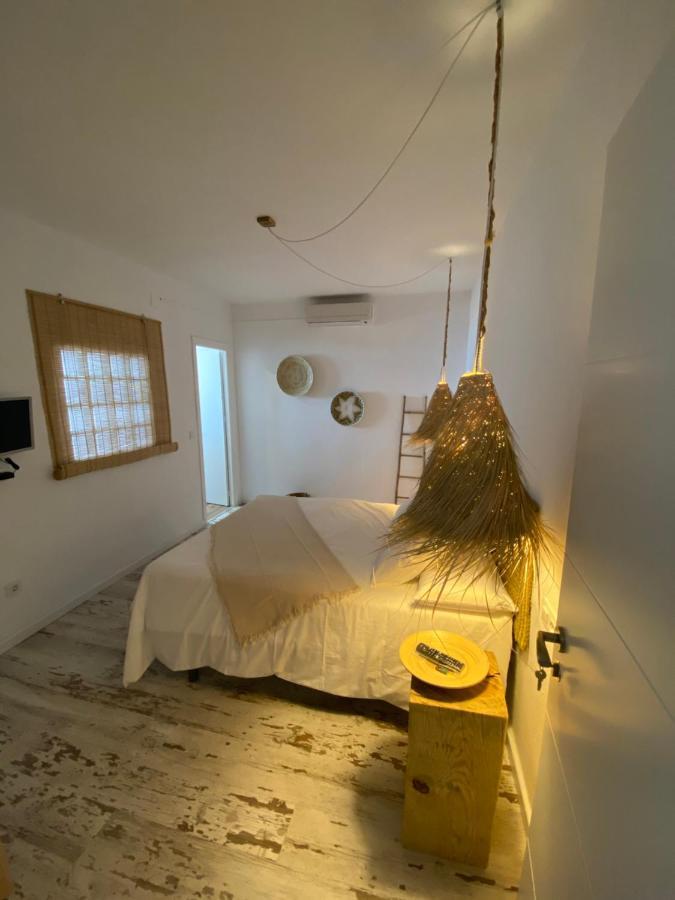 Alma Zahora Hotell Barbate Exteriör bild